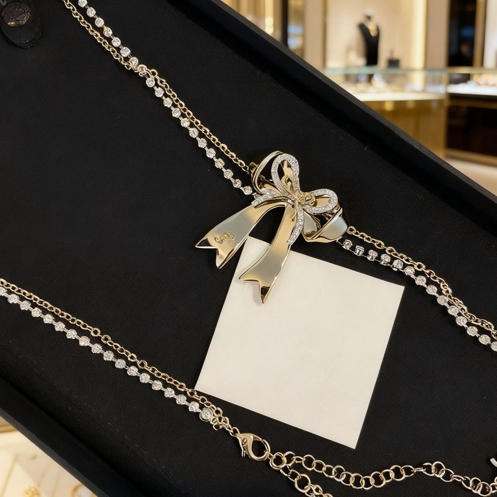 1IEE New ins Women's New Autumn/Winter High-End Geometric Necklace Sweater Chain with Letters