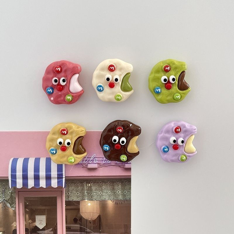 TQ~Take a bite of the cookie~Cute big-eyed chocolate cookie fridge magnet resin candy bean fun fridg