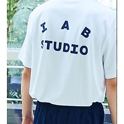 Áo thun ngắn tay cổ tròn in chữ IAB Studio có sẵn 01