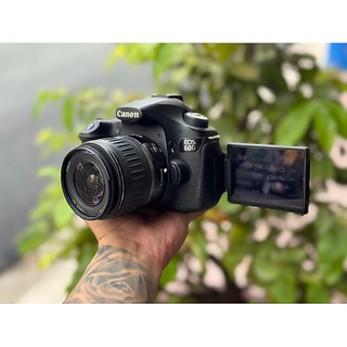 Máy ảnh kỹ thuật số Canon 60D kèm lens - TẶNG KÈM PIN SẠC THẺ