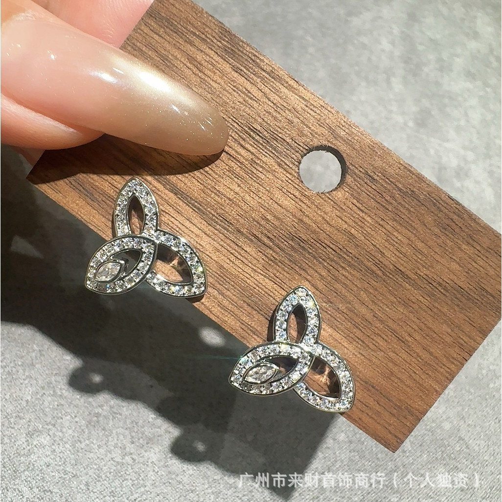 Hollow-out full-diamond iris flower stud earrings, butterfly earrings, autumn and winter floral earr