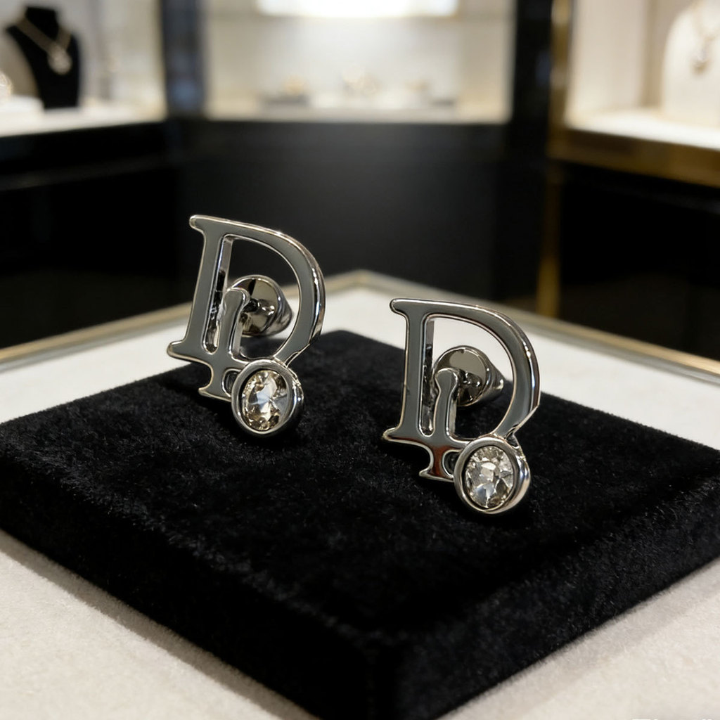 5RCS New letter earrings with a high-end feel, simple pearl letters, versatile and fashionable earri