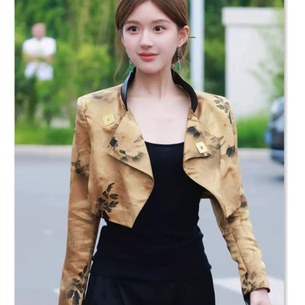 Áo khoác quần áo Xu Dazzle Zhao Lusi Nữ 20220251028