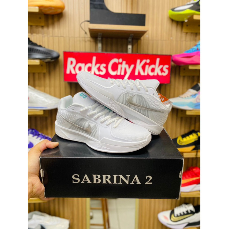 Sabrina 2 Tiếng ồn trắng của Racks City Kicks