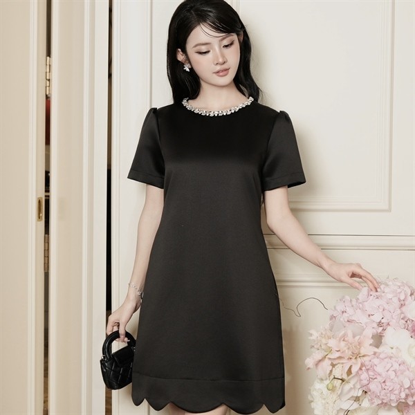 Đầm suông Sammy - Better EM - đầm suông cổ tròn đính đá có theo size từ 45-82kg