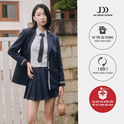 Set Áo Blazer Dáng Suông Ve K Thêu Ngực 5B06.2508K. Chân Váy Xếp Ly Đè Dây Cạp 4S25.2508W. Set Đồ Preppy Học Đường JM