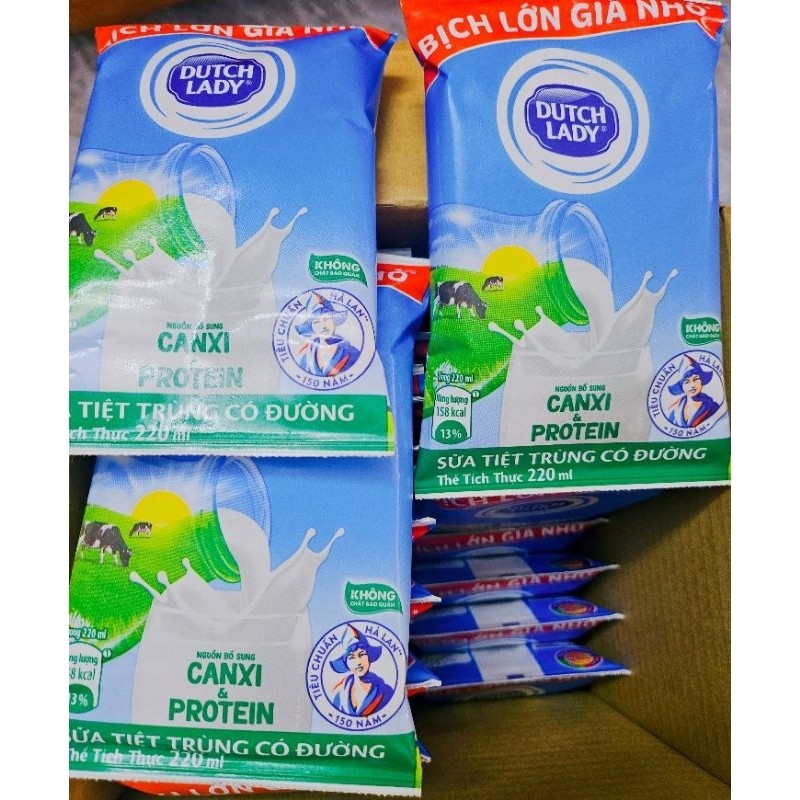 25 Sữa Bịch Dutch Lady Cô Gái Hà Lan Có Đường 220ml, Sữa Tiệt Trùng Bịch To Thơm Ngon