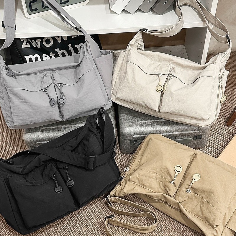 Dụng cụ nhẹ Matte Matte Phong cách chức năng Túi Messenger thông thường Cặp đôi Mua sắm ngoài trời T