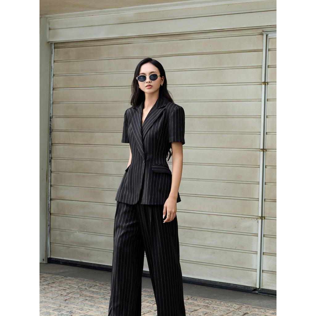 Set áo blazer kẻ cộc tay dáng eo cúc lệch nữ, quần suông màu đen kẻ thanh lịch thời trang HERA