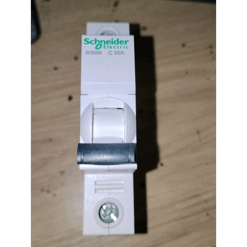 **Át Cài Schneider A9K24150 1P 50A 6kA – MCB Acti9 iK60N Chính Hãng**
