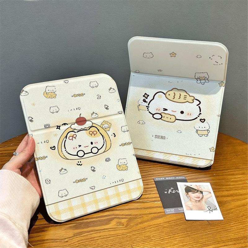 Gương mèo sữa kẻ ô vàng, gương trang điểm gấp gọn mini bỏ túi xinh