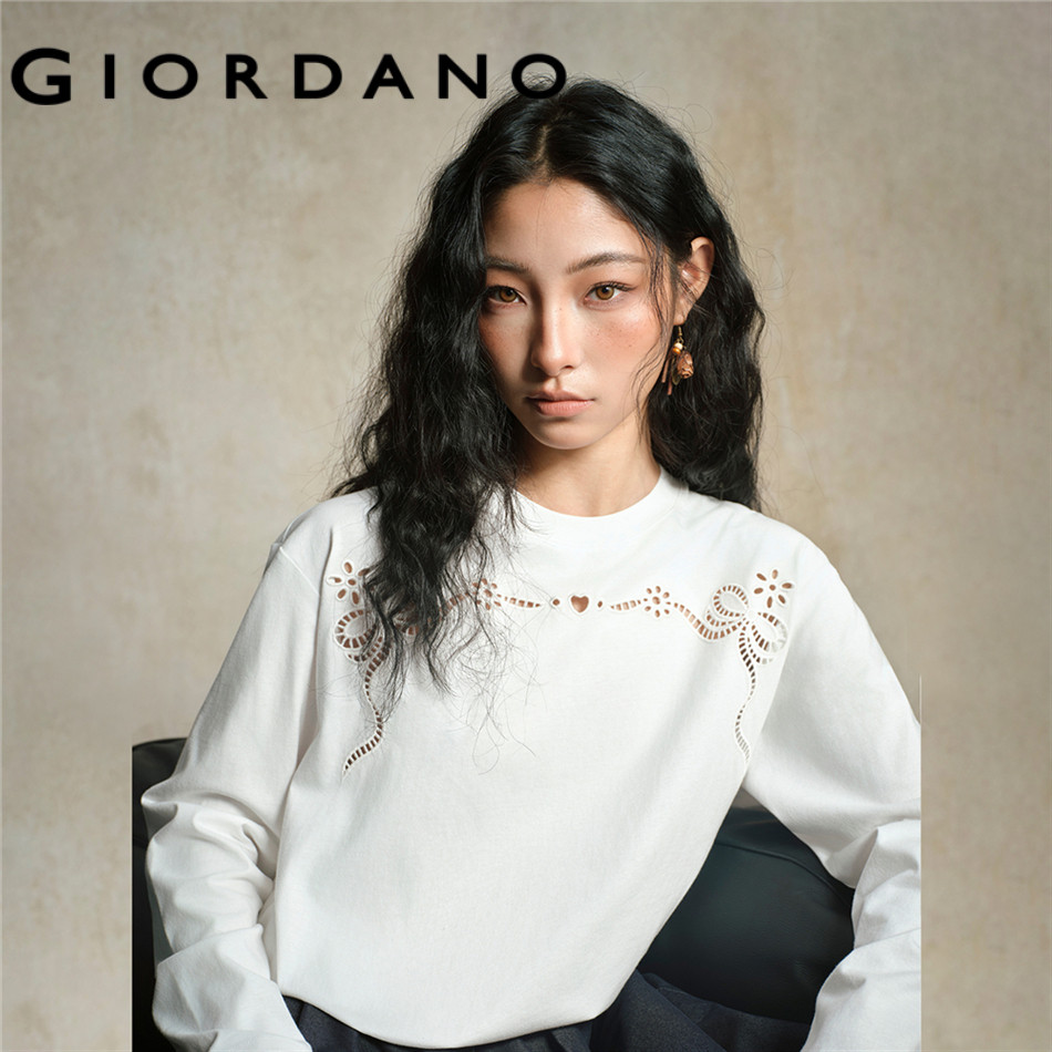 GIORDANO WOMEN Hollow out embroidery long sleeve cotton t-shirt 18325922