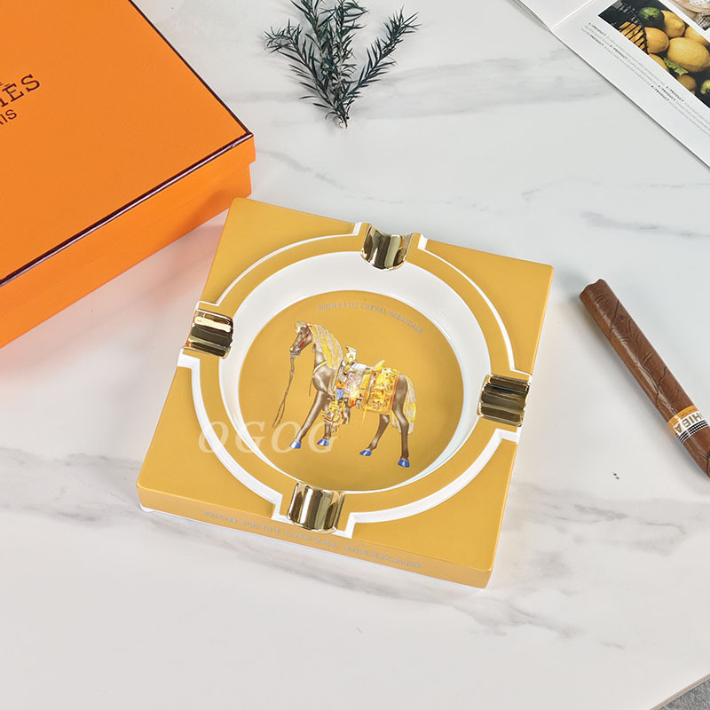 RRVW Luxury Gold Cigar Ashtray, Creative Four-Slot Fashionable Ceramic Cigar Ashtray with Large Diam