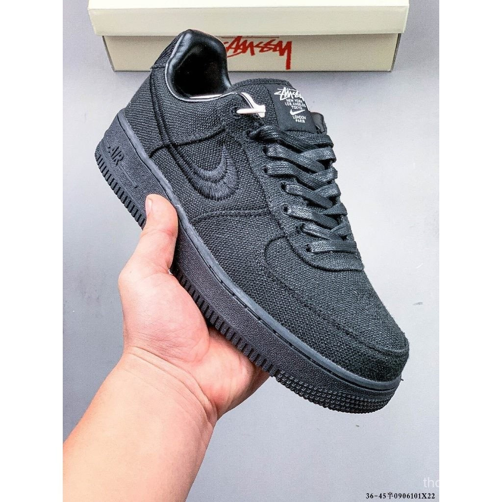 Giày chống trượt Stussy x Air Force 1 "Triple Black" Low AF1, phong cách unisex.