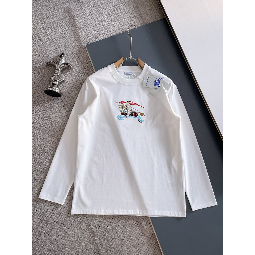Áo thun Bur tee in hình nam nữ, cổ tròn, phong cách hiphop, mặc ngoài, mẫu hot 2026