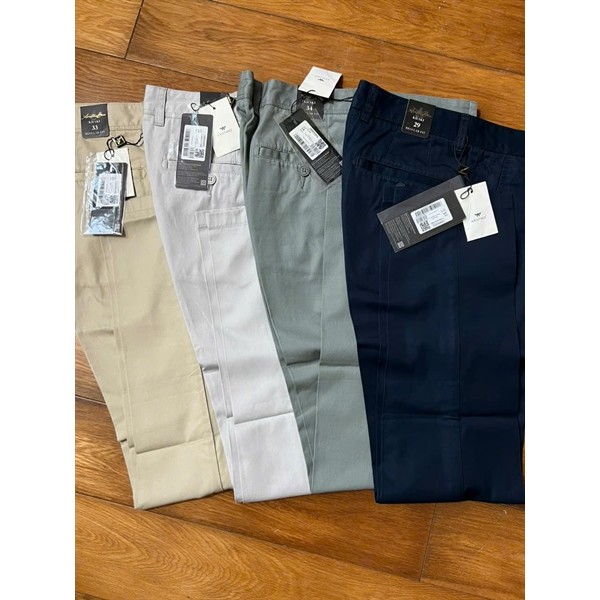 Quần khaki  Aristino Boss 1KK00202 dáng reguar fit suông vừa, vải cotton mềm, màu be