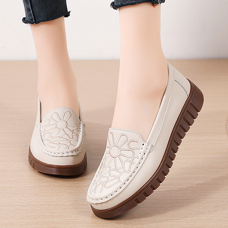 New Style Women's Loafers Genuine Leather Embroidered Mom Shoes Wedge Non-Slip Soft Sole Middle-Aged
