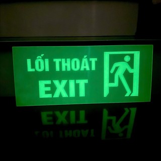 Biển báo dạ quang chỉ dẫn thoát hiểm exit dán tường