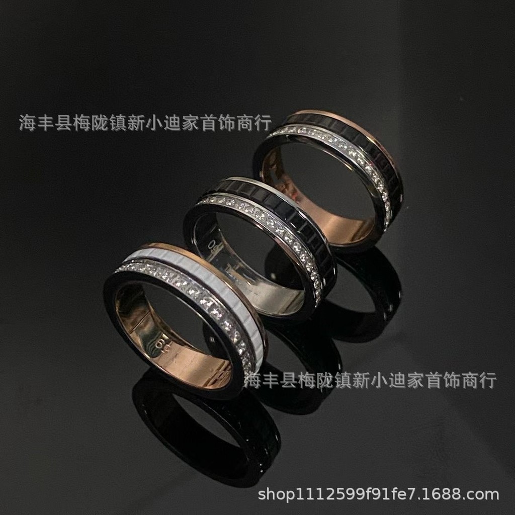 RBA0  V Golden Fortune Ring for Women, White and Black Narrow Diamond-Set Couple's Ring
