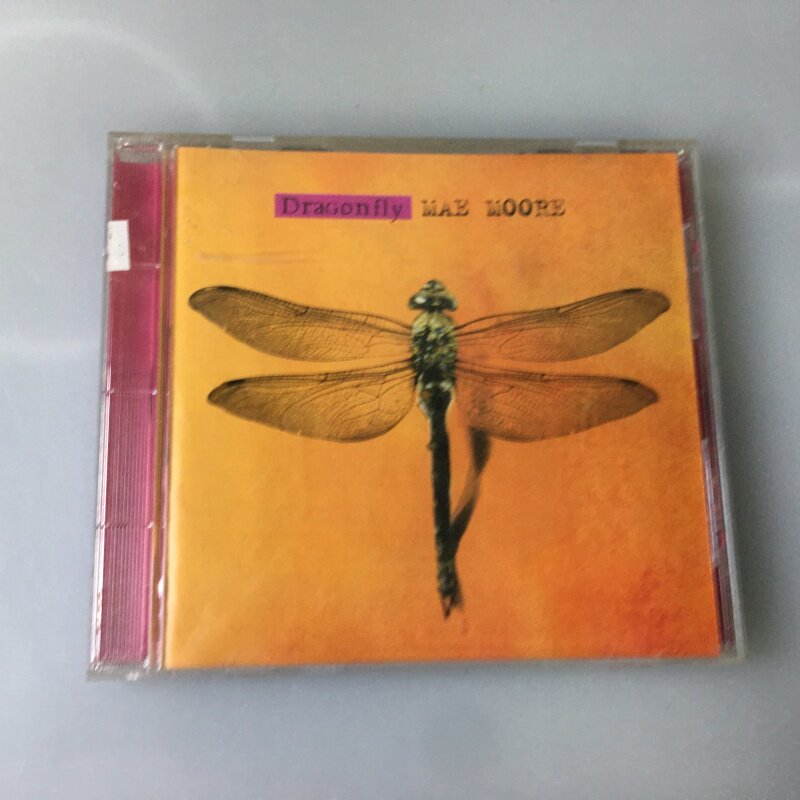 (Unsealing) Mae Moore – Chuồn chuồn