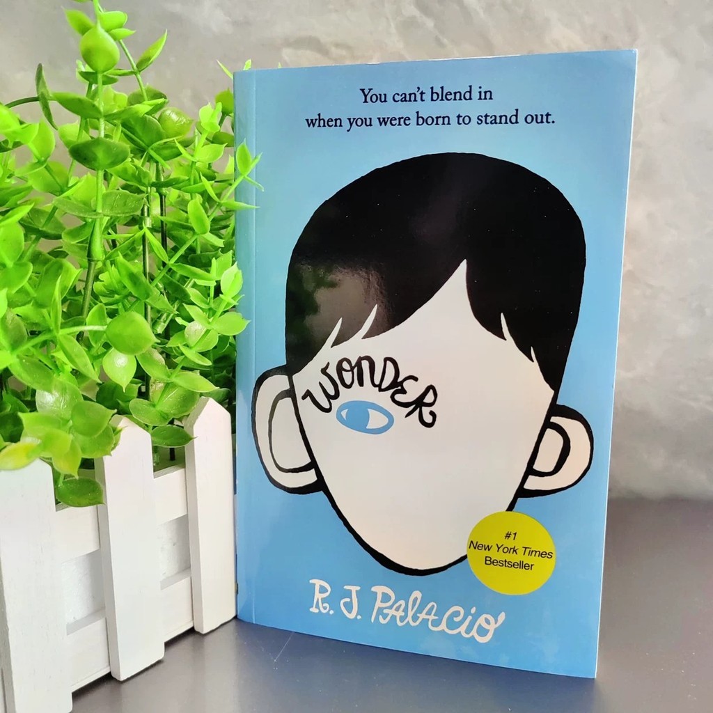 Hàng có sẵn Giao hàng nhanh Miracle Boy Phiên bản tiếng Anh Wonder Movie Novel R.J. Thanh niên Palac
