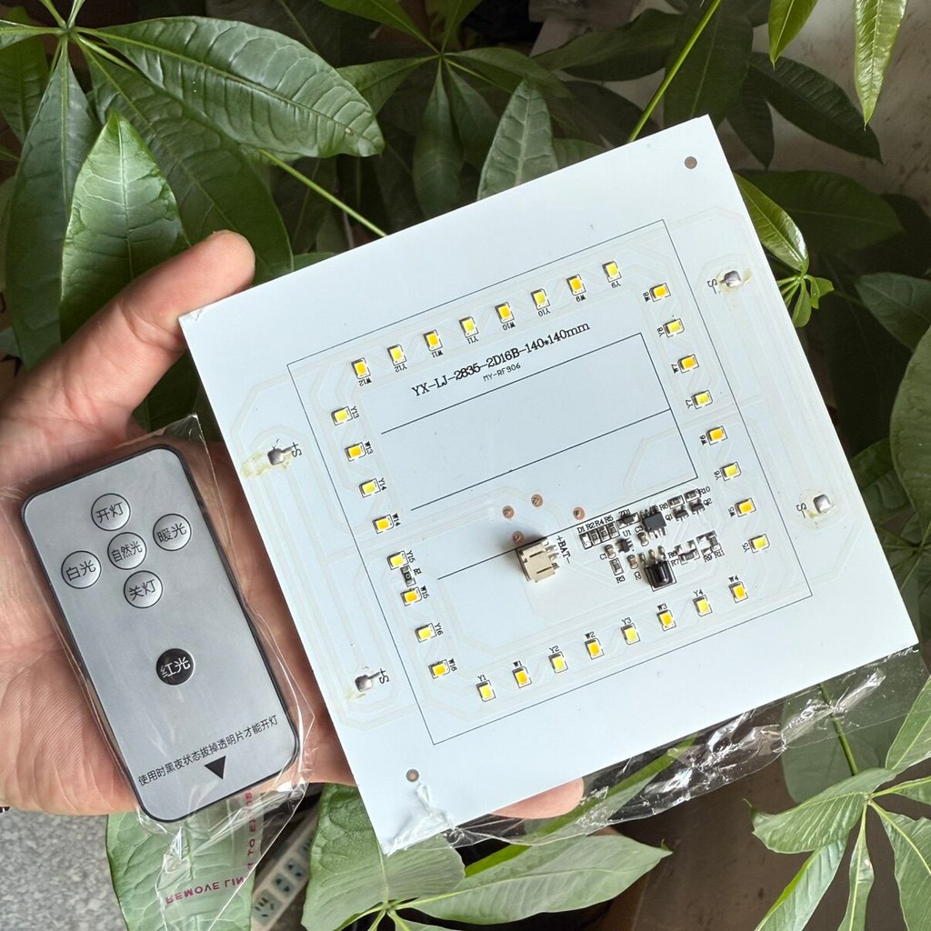 Bảng đèn tích hợp năng lượng mặt trời 3.7v có điều khiển từ xa 140mm * 140mm
