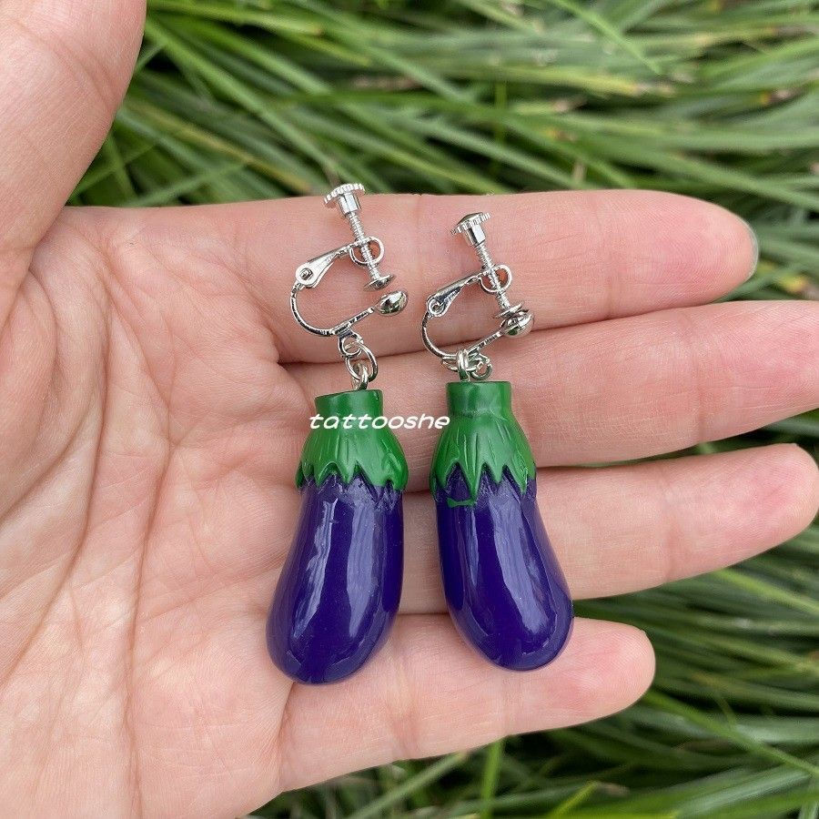 Earrings in the shape of an artificial eggplant eggplant Okay tq Eggplant earringpp Earrings with 3D