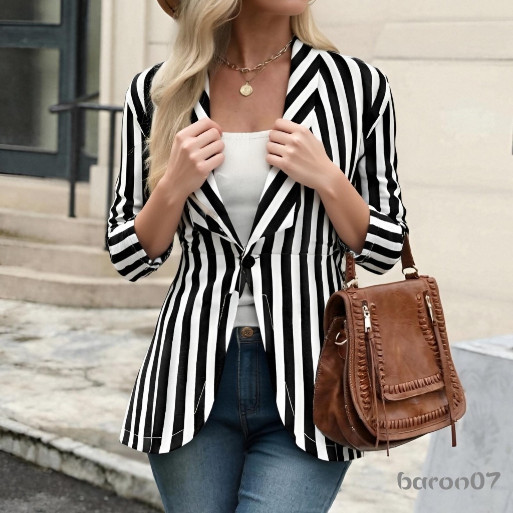 Áo blazer nữ thiết kế slim fit, màu đen trắng kẻ sọc dọc, tay áo 3/4