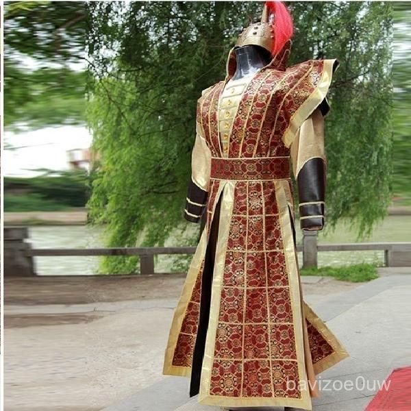 Trang phuc co trang nam trieu Dai Han Tuong quan kiem khach ao dai rong bieu dien