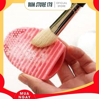 Dụng cụ vệ sinh cọ trang điểm