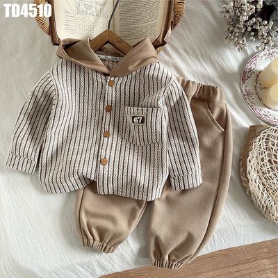 Bộ Bé Trai Dài Tay Có Mũ Áo Khoác Sọc Dệt Nổi Cài Nút Phối Quần Jogger MINTSCLOSET TD4510