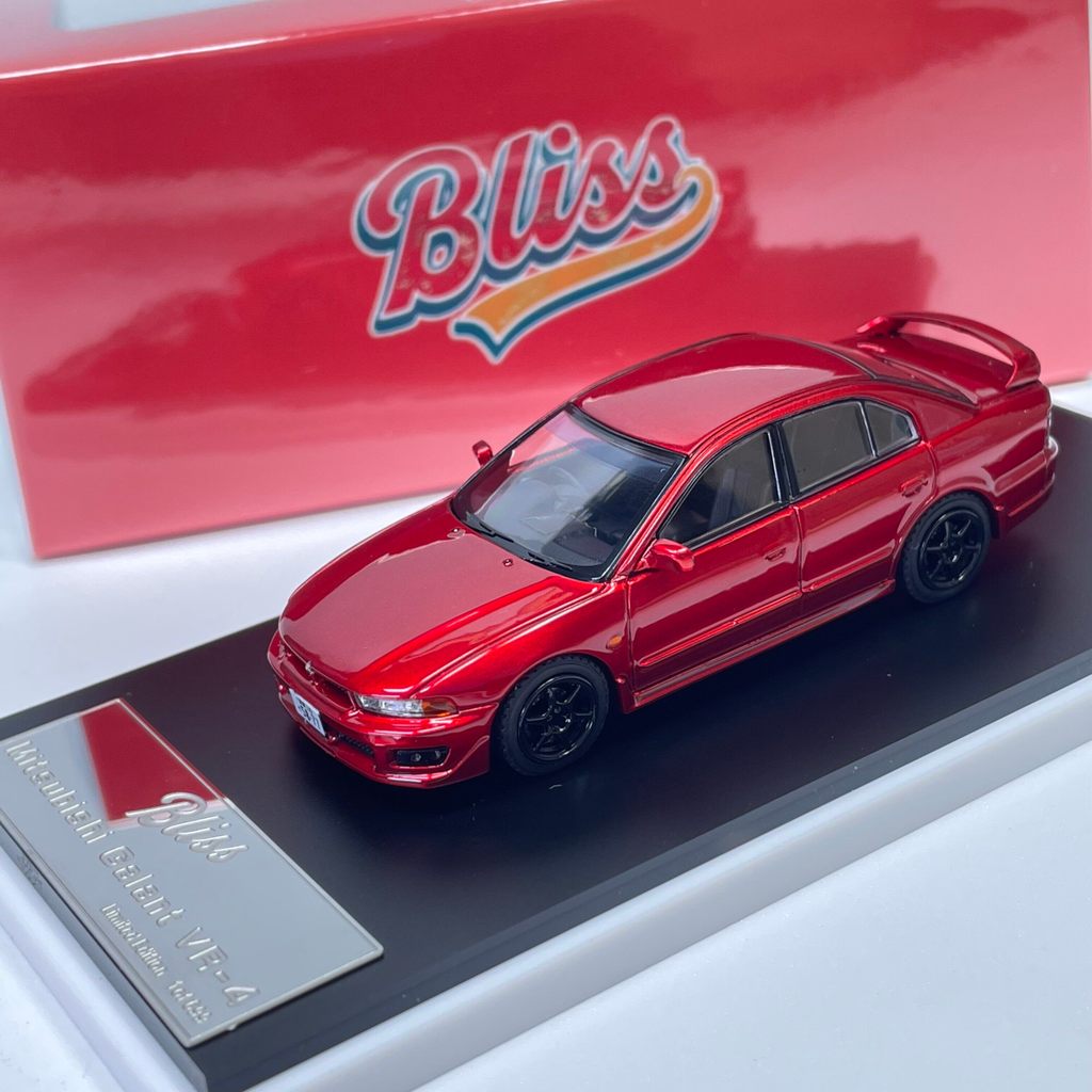 Triển lãm Kyushu Thế hệ thứ tám Hợp kim Golan VR-4 Mô phỏng mô hình ô tô 1: 64