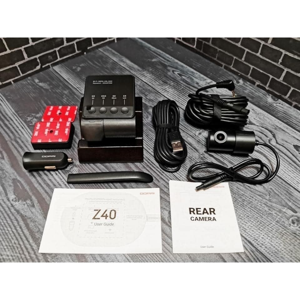 Camera hành trình DDpai Z40 ghi lại mọi khoảnh khắc trước và sau xe
