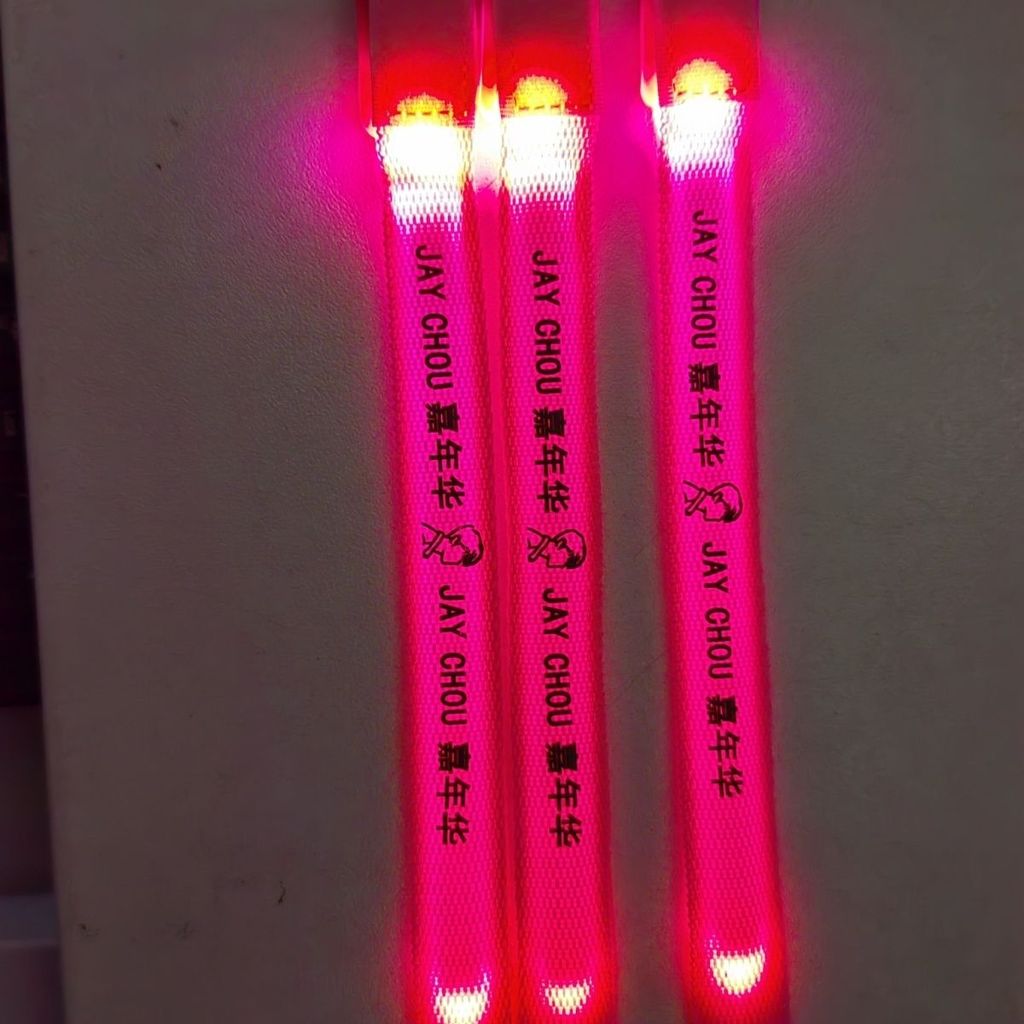 Jay Chou JAY JAY Carnival Đạo cụ hỗ trợ phát sáng tùy chỉnh Vòng tay Vòng tay Jay JAY Carnival Đạo c