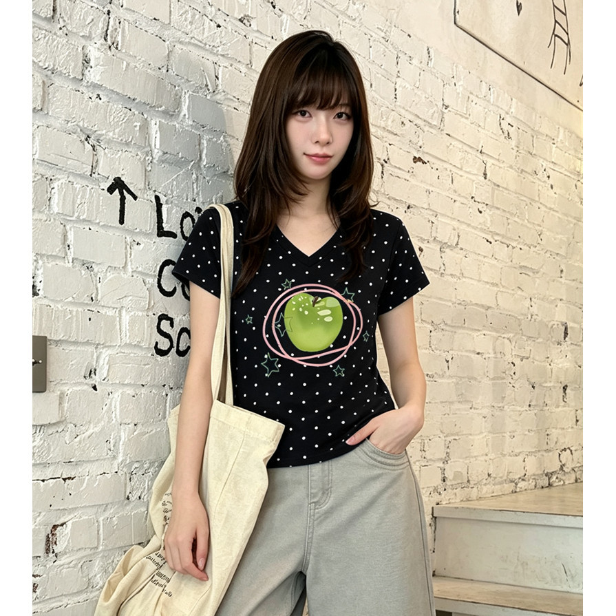 Fresh Apple Graphic Tee Black Sparkle Dot Cổ Chữ V Áo Sơ Mi Nữ Thường Ngày
