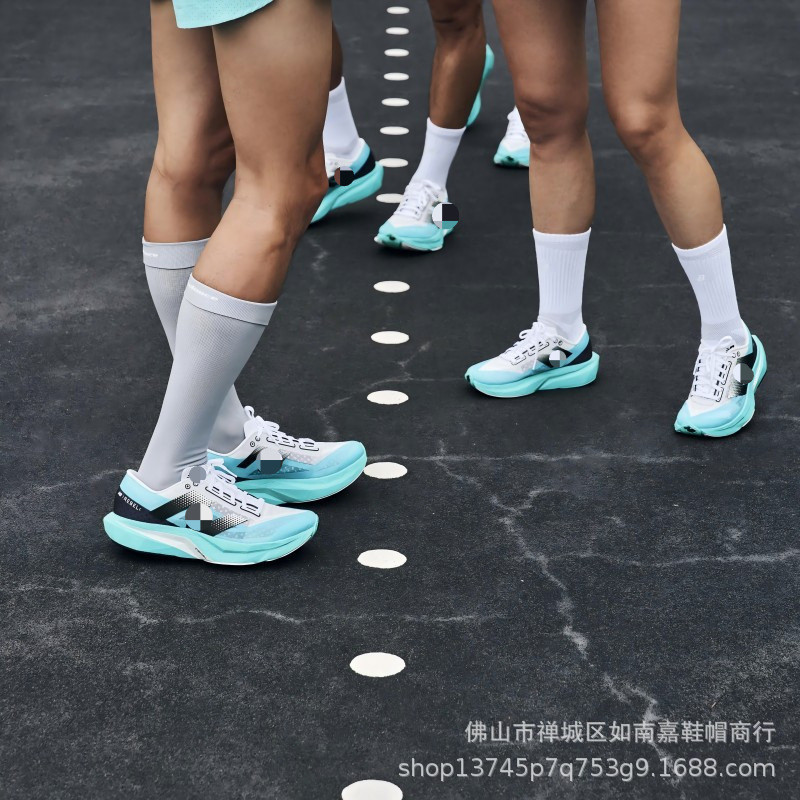 Ngoại Thương Xuyên Biên Giới Rebel V4 Carbon Tấm Thấp Cặp Đôi Giày Chạy Bộ Marathon Nam Nữ Thể Thao