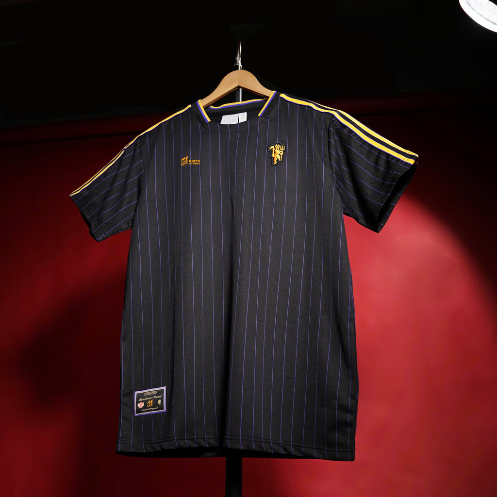 Áo Jersey Retro Manchester United Originals 25/26 đen kẻ sọc tím, hàng Thái cao cấp, thoáng mát - BO