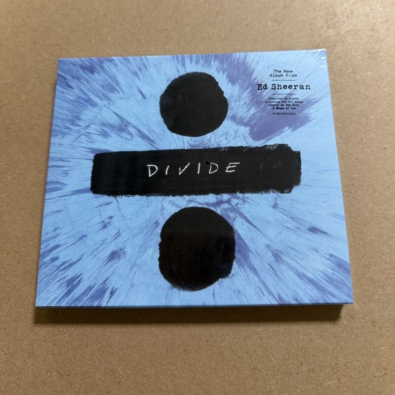 Boss Huang ED Shelland ED SHEERAN DIVIDE CD Album Deluxe Edition 7.8
