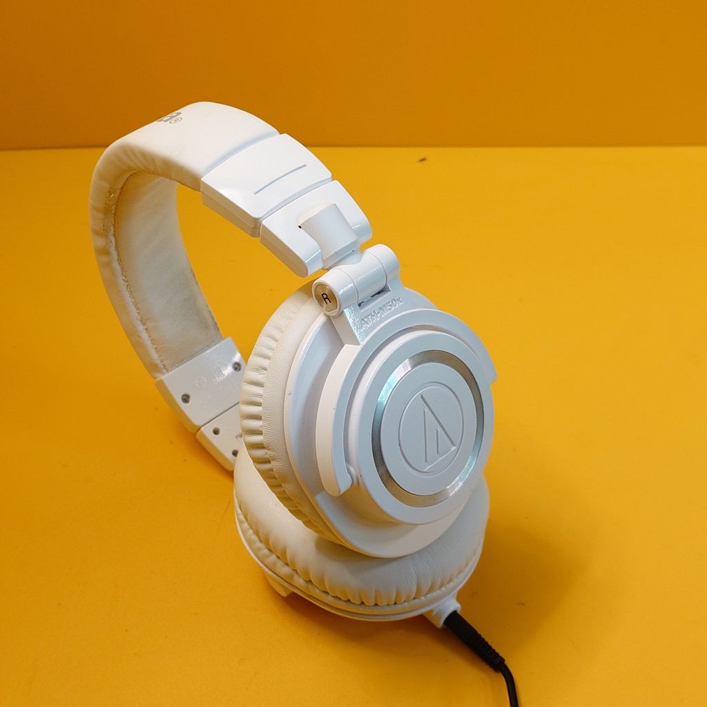 Tai nghe Audio-Technica ATH-M50X cũ màu trắng (tróc headband) - âm thanh kiểm âm chi tiết.