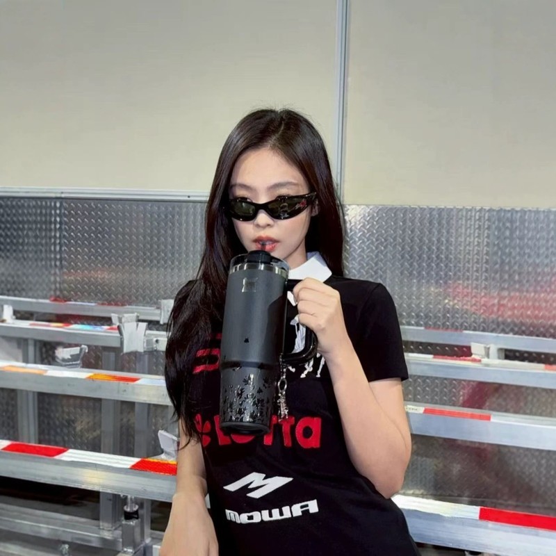 Jennie Joint Stanley 40oz Hộp Quà Tặng Cốc Xe Hơi Phong Cách Mới Bình Giữ Nhiệt Xe Stanley Ice