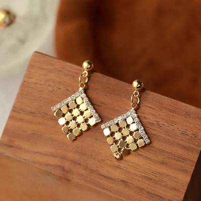 Pinkdudu Phong Cách Hàn Quốc Bông Tai Vàng Tính Khí Thanh Lịch Tòn Ten Giọt Dành Cho Nữ Sang Trọng & Lấp Lánh Trang Sức PD2585