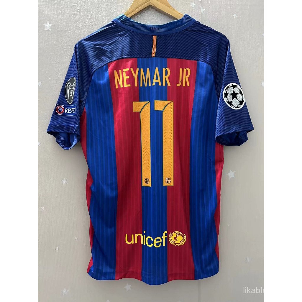 Áo thun bóng đá cổ điển Barcelona mùa 16-17 thích hợp cho người hâm mộ Messi và Neymar Jr.