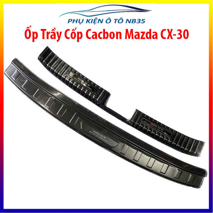 Ốp chống trầy cốp Mazda CX-30, CX30 2021-2025 vân cacbon sáng bóng