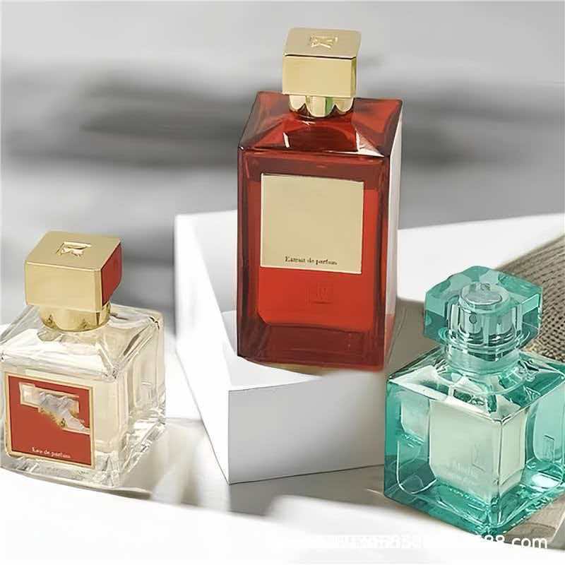 Nước hoa trong suốt lâu trôi cả ngày.Cross-Becala Red 540 Crystal Red 540.