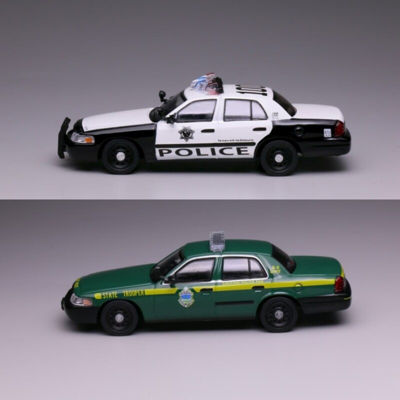 596 1: 64 Ford Crown Vegas / Vermont State Police Car Painted Alloy Car Model