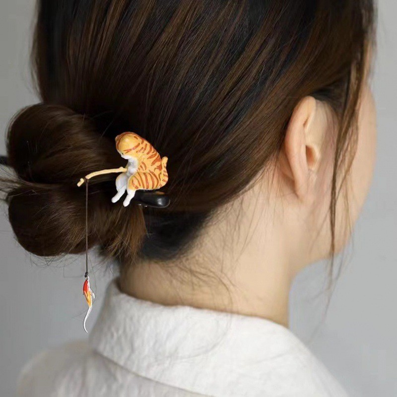 Preferred#Fishing Cat Wooden Hairpin, Niche Cute Hair Accessory for Girls, Chinese Style Updo, Simpl