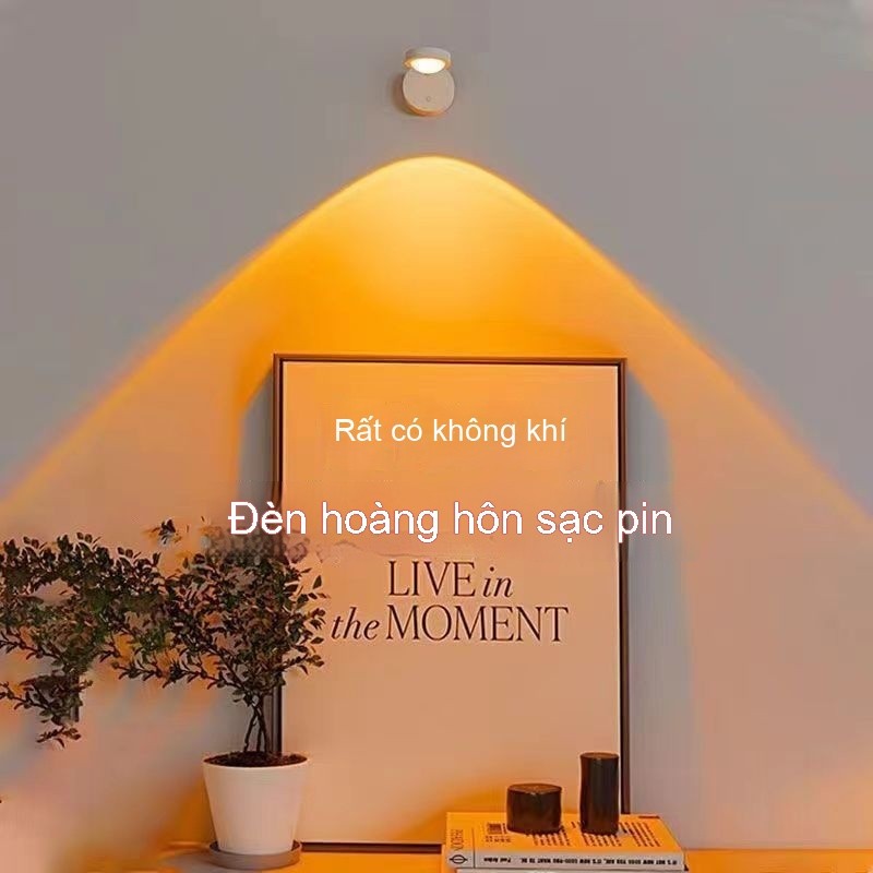 Lưới đỏ không dây ngày không rơi đèn từ tính hút tường treo đèn ngủ nhỏ sạc đèn đầu giường phòng ngủ