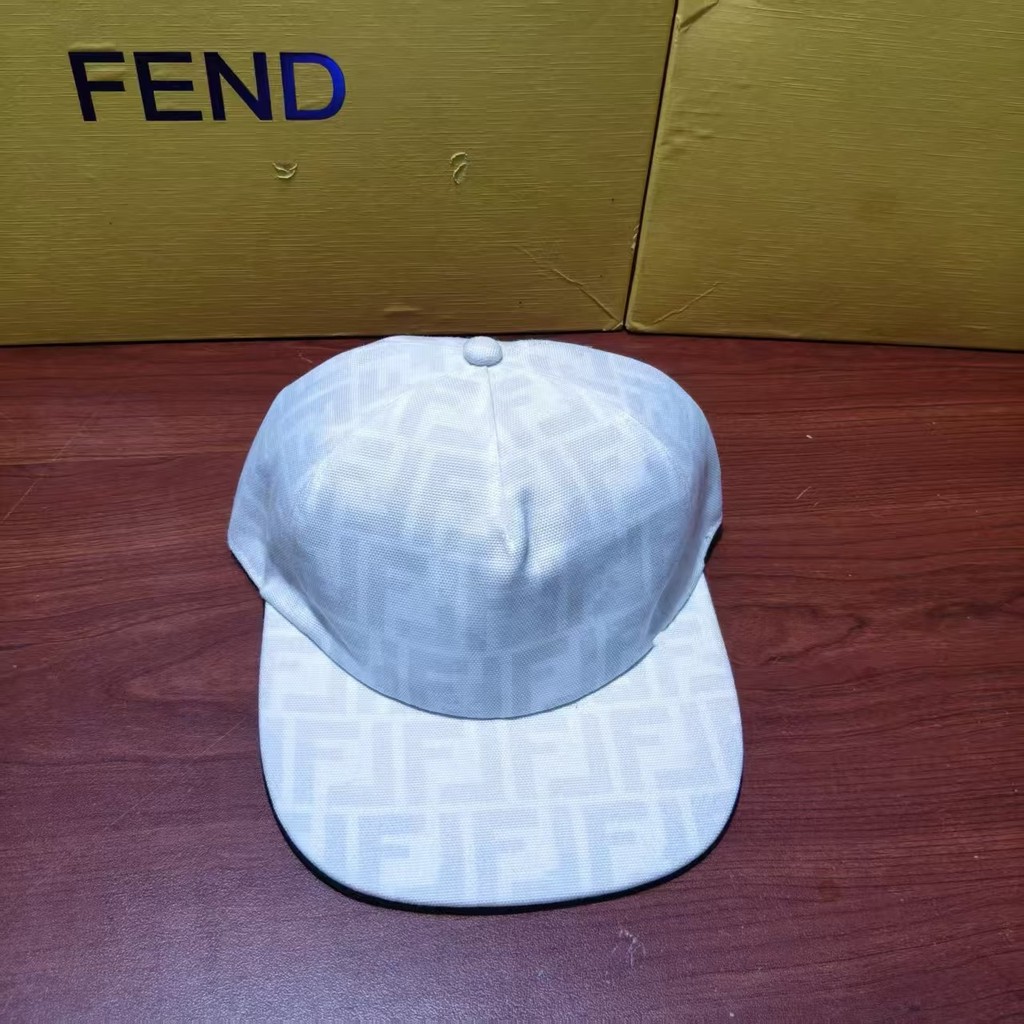 CZNR Classic baseball cap with matching brim ff Classic fashion street style casual wear for men and