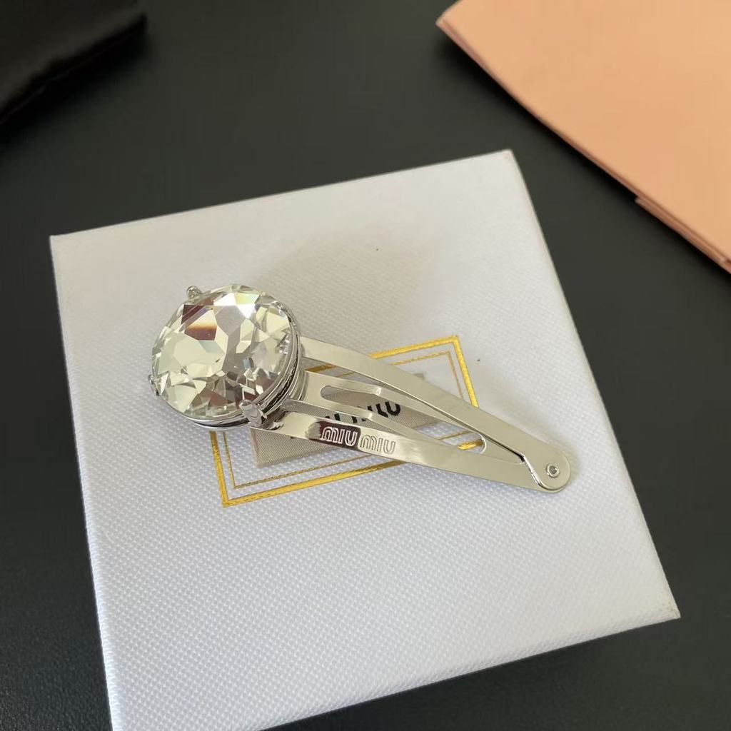 M New simple and sweet super shiny crystal hair clips, side clips in various sizes, personalized and
