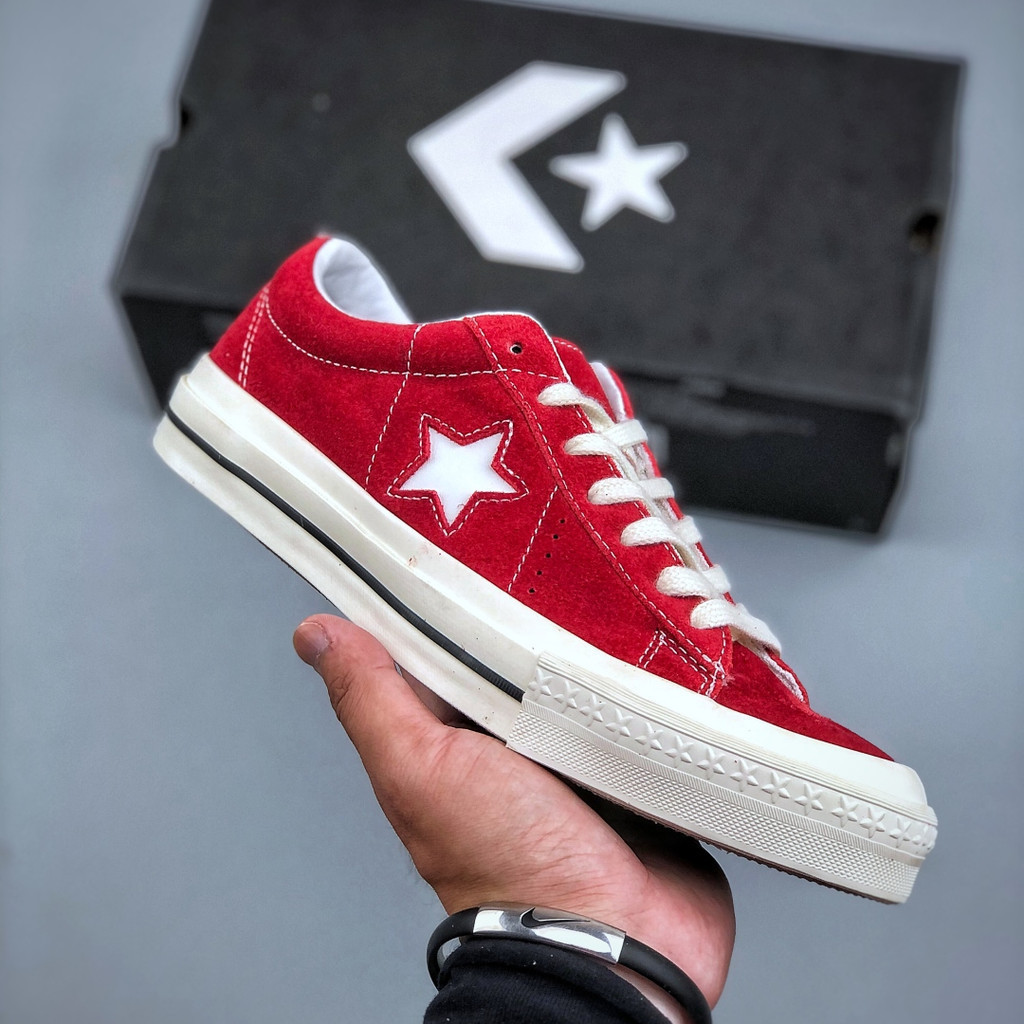Giày Converse One Star cổ thấp da lộn đỏ